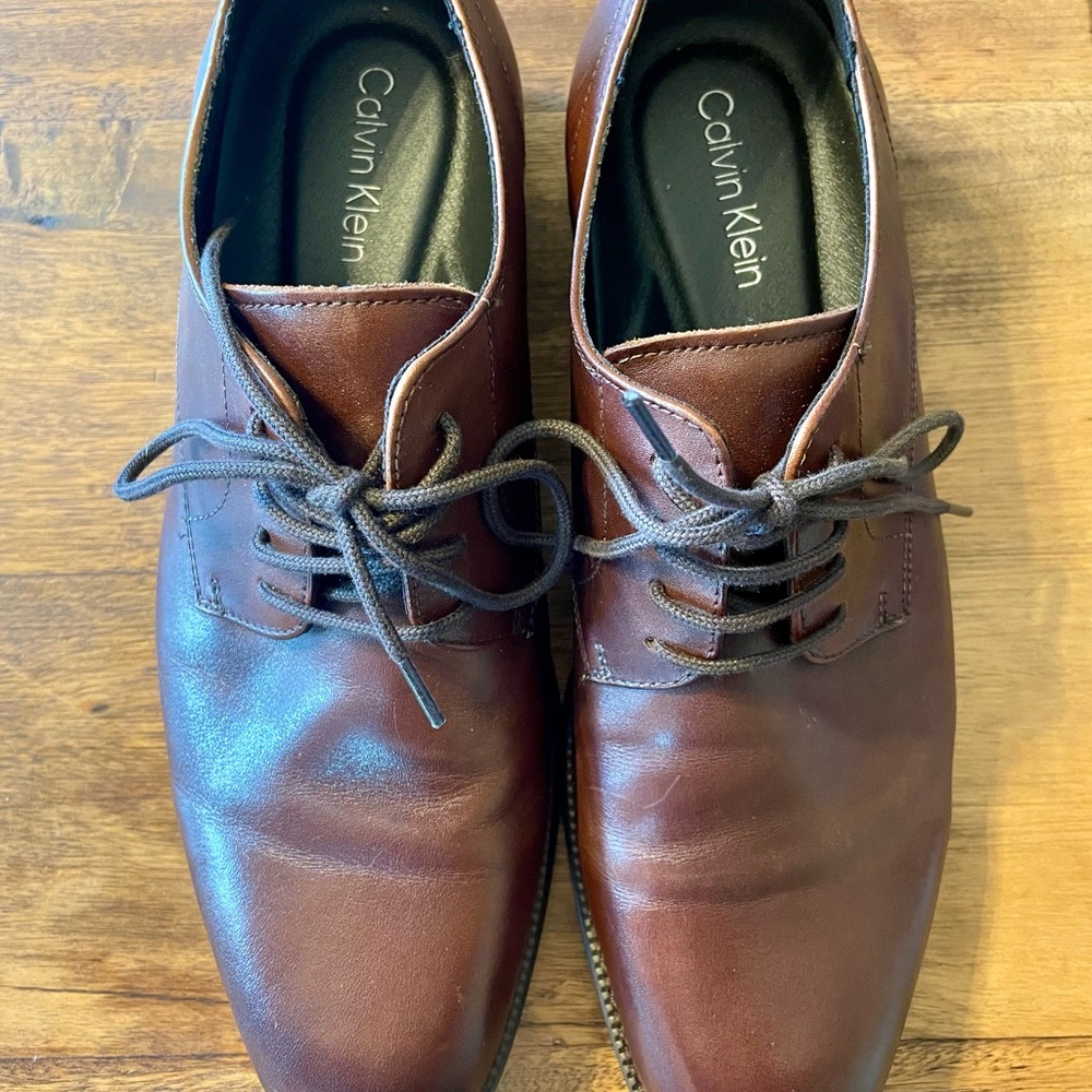 Calvin Klein Brown Leather Oxford Shoes with Polished Finish